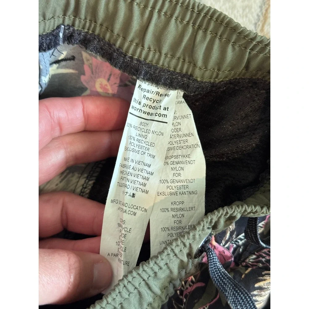 Patagonia Kids XXL Baggies Brimmer Shorts Tropical Floral Black Olive Green